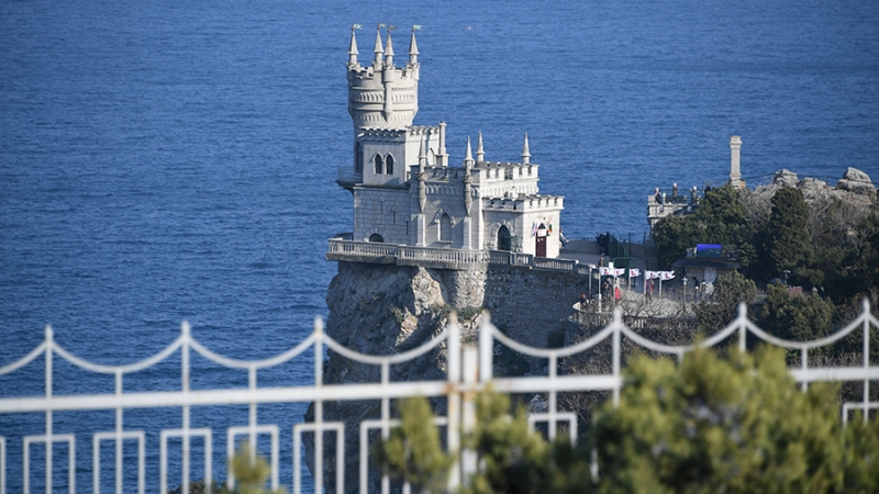 Эксперт назвал единичными отказы россиян от путевок в Крым в пользу Турции