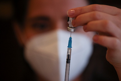 ВОЗ впервые разрешила вакцинировать детей и подростков от коронавируса