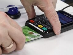 Больше половины всех банковских операций перешло в онлайн