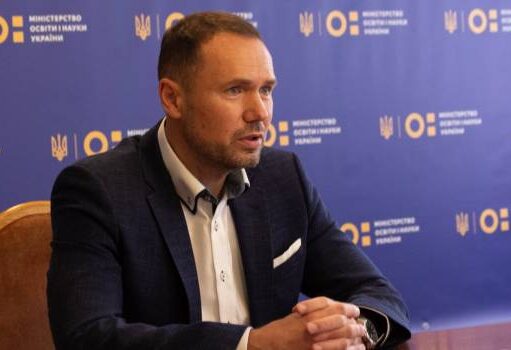 Шкарлет пообещал не снижать зарплаты педагогам во время карантина