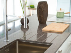 Столешницы из искусственного камня: преимущества и недостатки