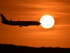 Авиабилеты по России стали дешевле