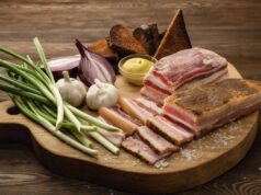 Госстат: в Украине рекордно сократилось производство сала и мяса