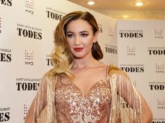 Показавшей непристойности в школе Бузовой всыпали по первое число