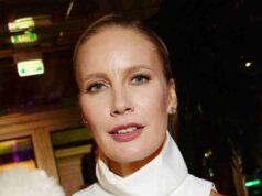 Съехали: Елена Летучая в микротрусах показала лишнее