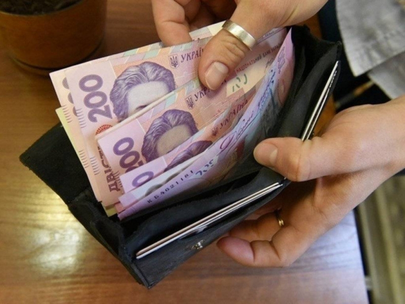 Только 9% трудоустроенных украинцев могут похвастаться высокой зарплатой