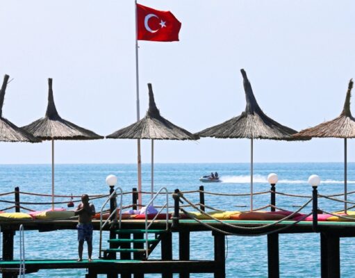 Эксперт рассказал, кто получит компенсации при уходе c рынка Mouzenidis