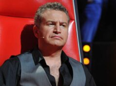 «Отлично смотритесь!»: довольный Агутин прильнул к пышногрудой блондинке