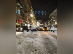 Авария перекрыла движение на Большой Конюшенной в Петербурге