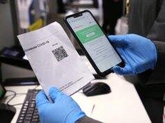 Авиакомпании предложили не возвращать деньги за билеты пассажирам без QR-кода