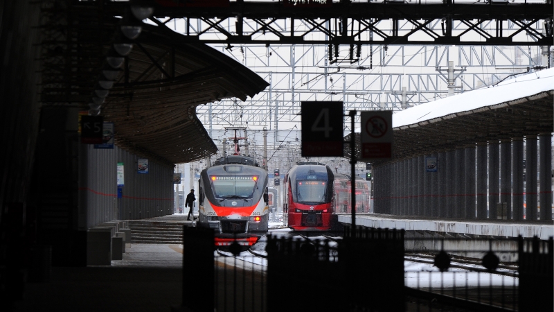 Пик пассажиропотока на вокзалах в Москве и Петербурге придется на 30 декабря