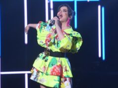 «Тормознутого» сына Королевой подняли на смех: Мамуля везде за собой таскает