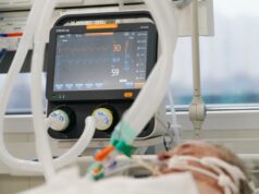 Врач обозначил сроки начала новой волны COVID-19 в России