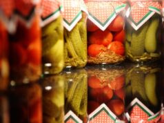 Онколог: Консервированные овощи повышают риск развития рака желудка