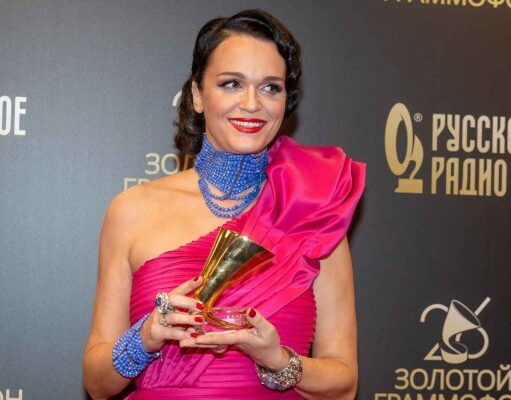 «Уже взрослый парень»: Слава раскрыла причины ее отсутствия в постели мужа