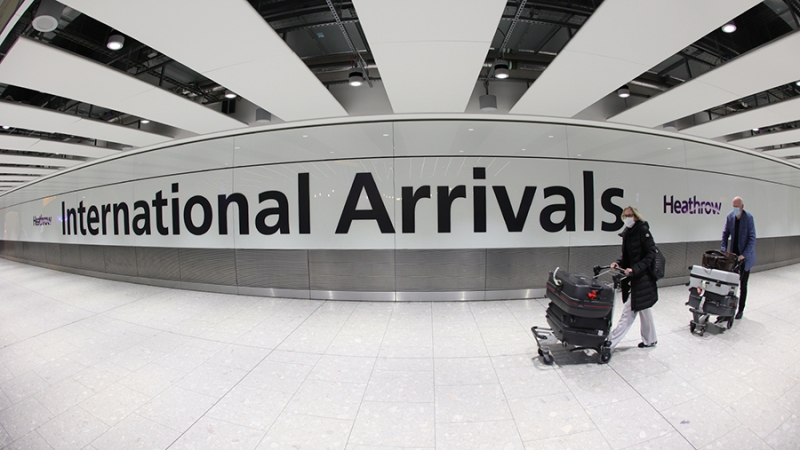 В Великобритании отменят 10-дневный карантин для непривитых туристов