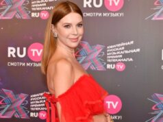 Набравшая вес полуголая Подольская удивила танцами у бассейна