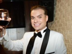 «Совсем парень рехнулся»: Фривольный Солнцев вцепился в грудь пожилой пенсионерки