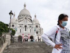 Россиянам разрешили въезжать во Францию без ПЦР и сертификата