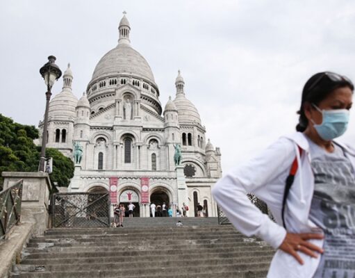 Россиянам разрешили въезжать во Францию без ПЦР и сертификата