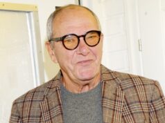 Виторган затеребил вялый бугорок жены под прицелом камер: Позор