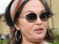 «Как вам живется с крестом на шее?»: сумасшедшая плеснула фекалиями в лицо ошарашенной Гузеевой