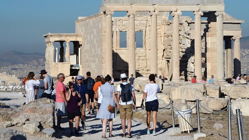 Греция и Кипр выступили против запрета на выдачу виз российским туристам