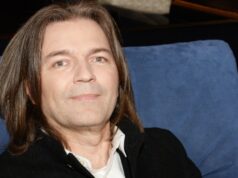 Целующий баб в машине женатый Маликов нашел оправдание: Их всего двое и было