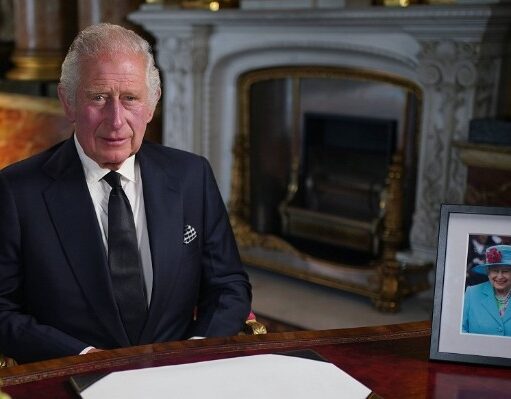 Голый король: странности преемника покойной Елизаветы II шокировали народ