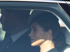 На похоронах Елизаветы II под юбкой Меган Маркл обнаружили странное устройство