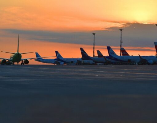 Режим ограничения полетов в 11 аэропортов РФ продлен до 10 сентября