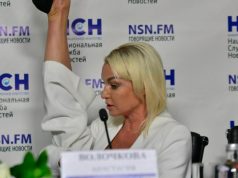 «Принимала голая»: растянувшая ядреный «вареник» Волочкова устроила дома съемку 18+