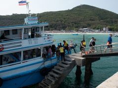 На Бали разместили предостерегающие туристов билборды на русском языке