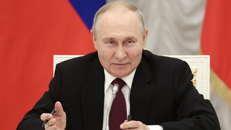 Путин поддержал запуск электронных виз в России с 1 августа 2023 года
