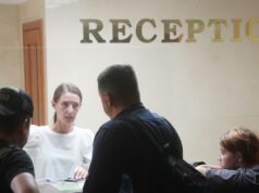 Путин поручил разрешить заселение в гостиницы по водительским правам