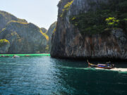 Эксперты назвали топ-5 зарубежных и отечественных направлений в бархатный сезон
